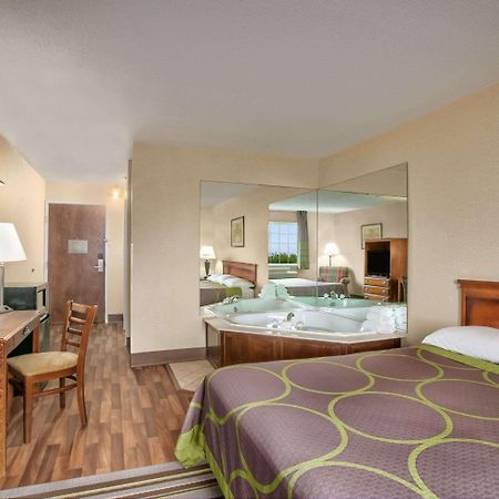 Super 8 By Wyndham Grayville Экстерьер фото